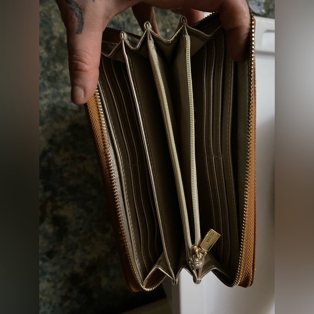 Guess Bag And Matching Wallet Slightly Used Paid … - image 1